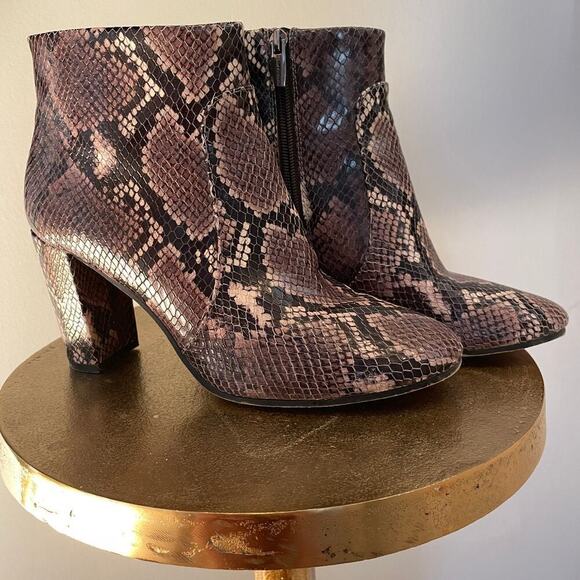 Vince Camuto Snakeskin Ankle Boots | Chunky Heel, Size 8, Leather, EUC $160 - Picture 1 of 9